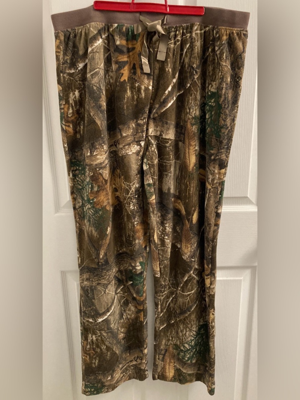 NEW Realtree camoflauge tree and leaf print fleece pants brown, green, XL